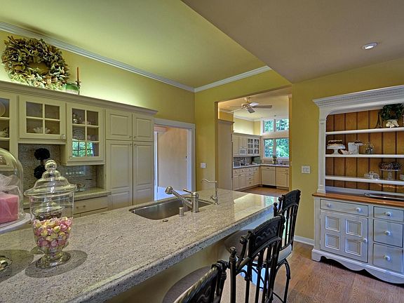 Breakfast Room