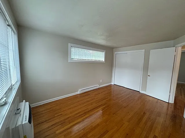 Farmington Court Apartments — Photo 10