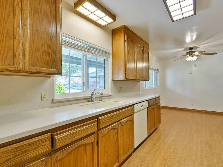 130 S Avalon Dr — Photo 24