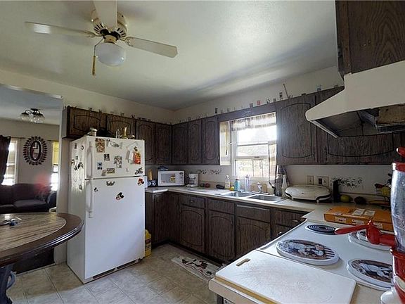 5th image of 35 Saltonstall St