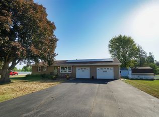 300 Chestnut St, Lena, IL 61048