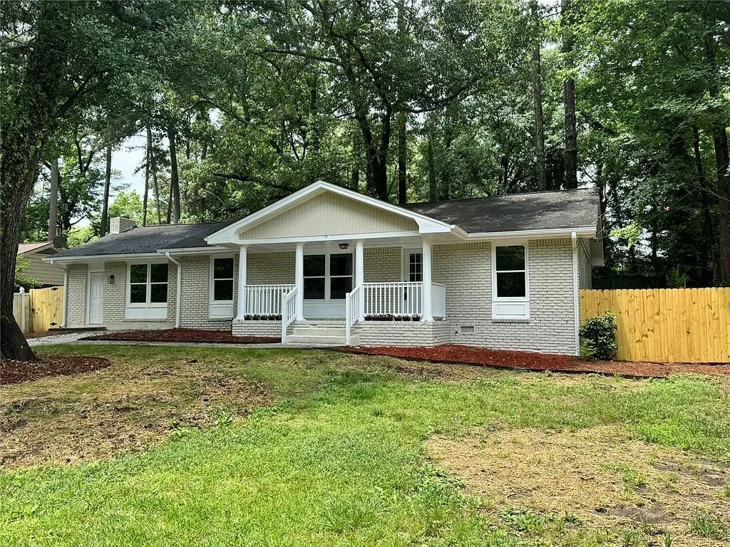4 bed, 3.0 bath, 1812 sqft, $2,850 — Photo 2
