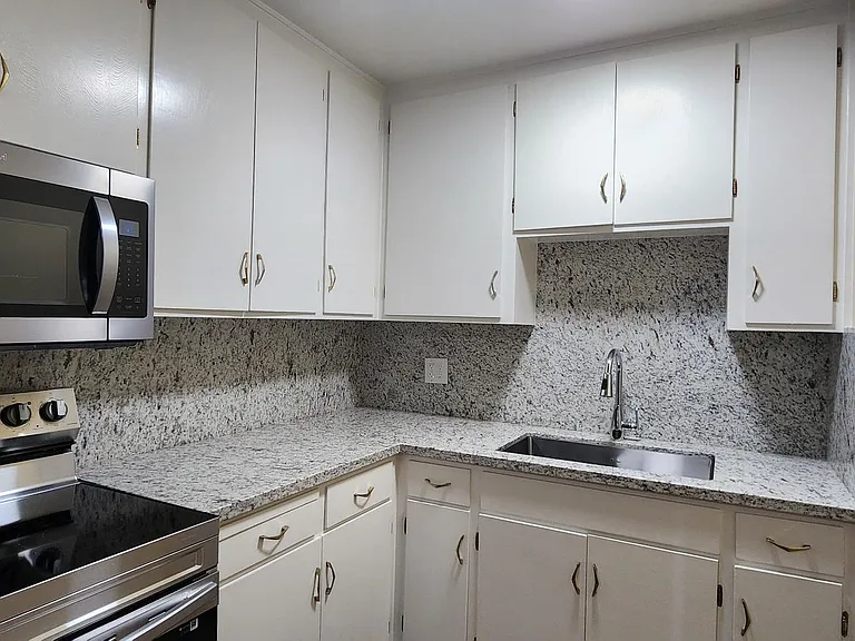 752 Deland Ave #2 — Photo 5