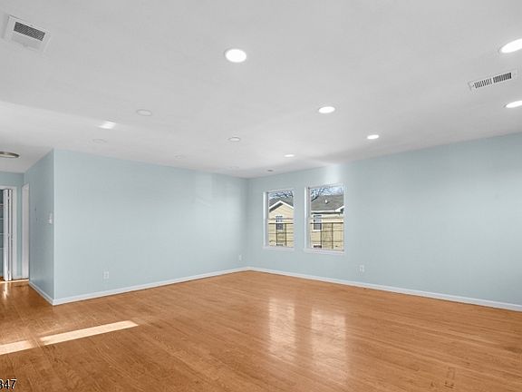 4th image of 219-221 Clinton Pl