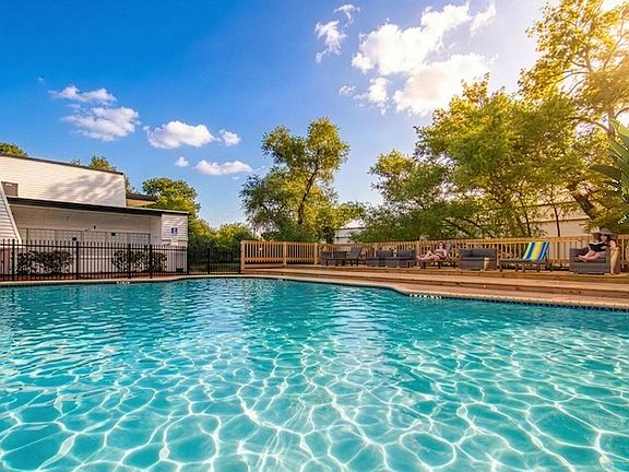4th image of 1124 Rutland Dr APT 108