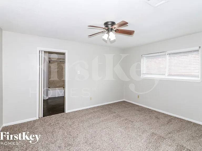 1308 Wilson Dr — Photo 10