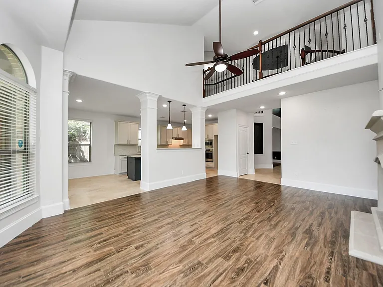 12430 Fossil Point Ln — Photo 4