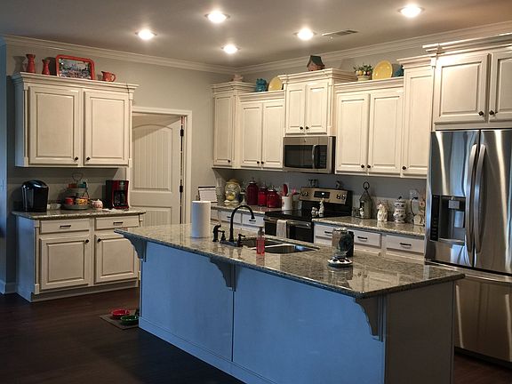 4th image of 220 Aberdeen Dr