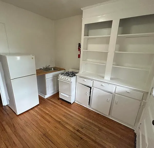 The Sherman Apartments — Photo 6