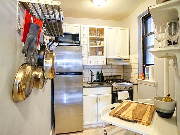 5th image of 416 E 83rd St APT 4C