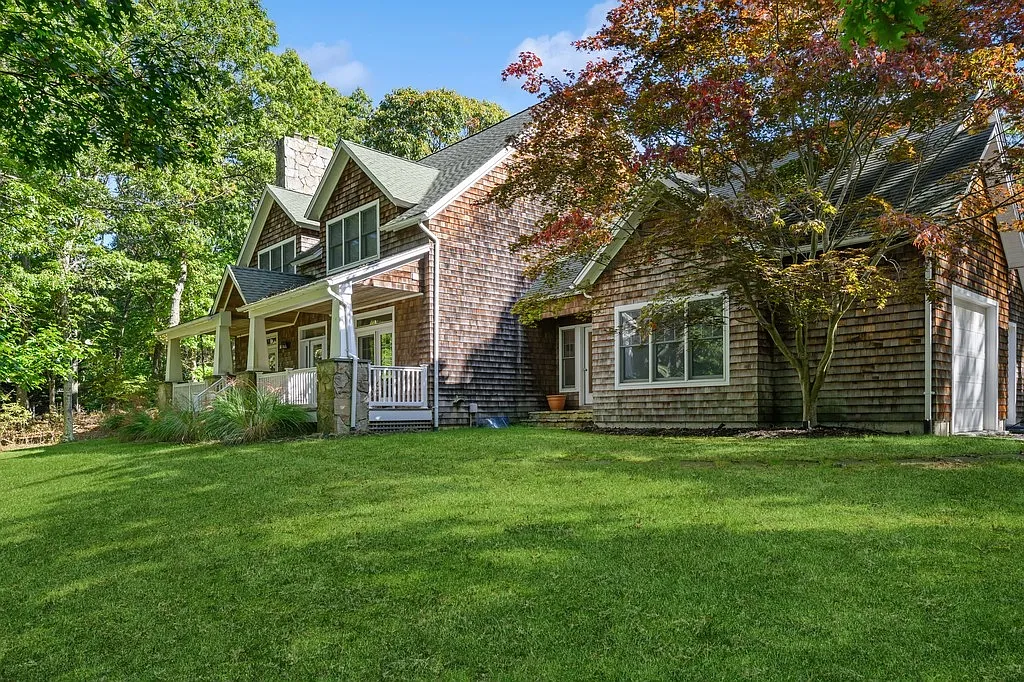 Southampton Luxe Comfort Summer 2026 - Beautiful Updated Private — Photo 3