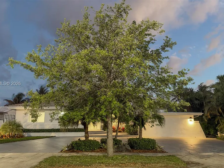 1690 Daytonia Rd — Photo 36