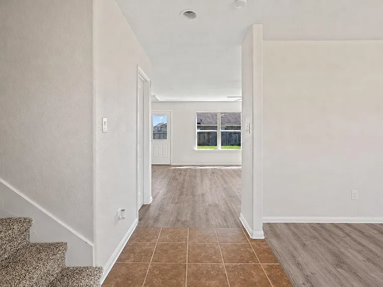 9006 Sasson Blvd — Photo 16