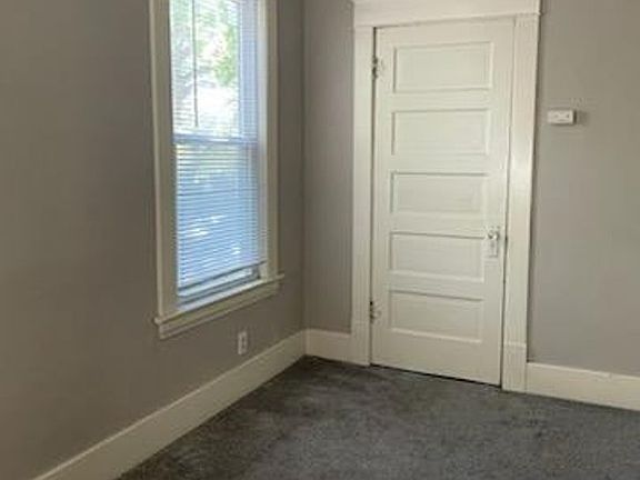 2nd image of 931 Pine Ave NW #2