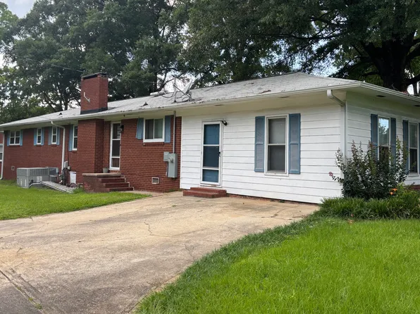 2600 Daleview Dr, Charlotte, NC 28214