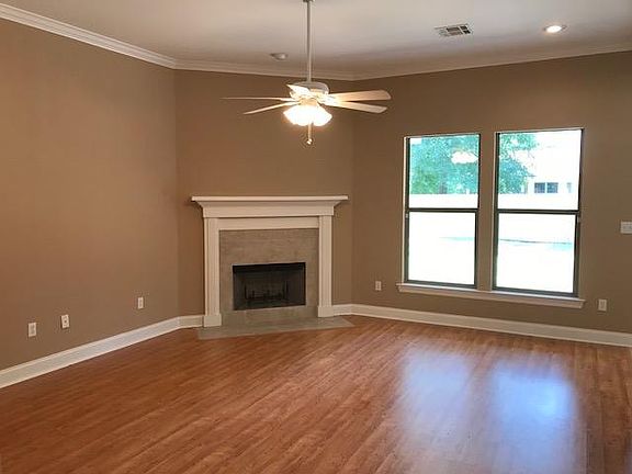5th image of 29310 Laurel Dr
