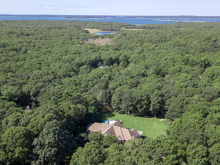 6 Little Ct — Photo 1