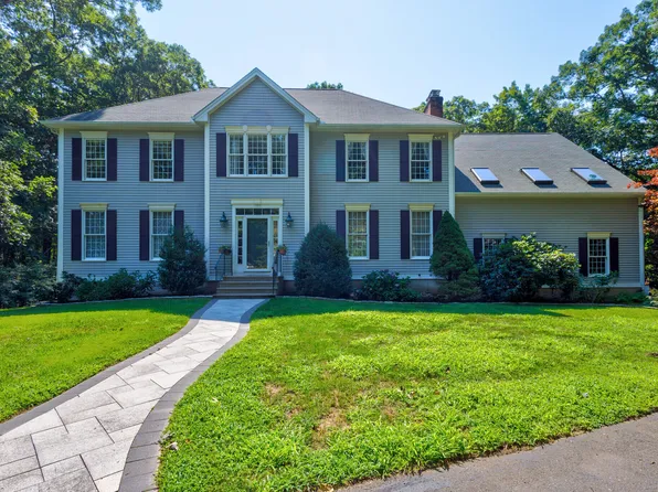 381 Willow Road, Guilford, CT 06437