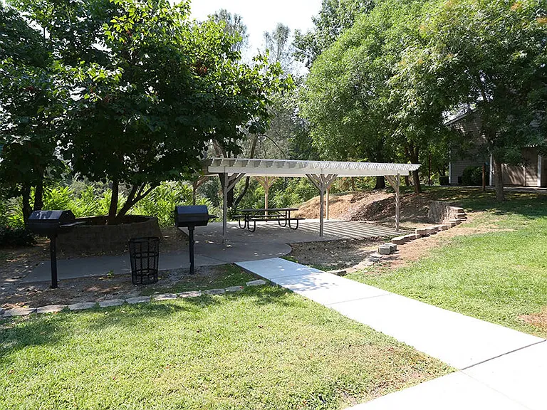 Berryhill Apartments — Photo 15