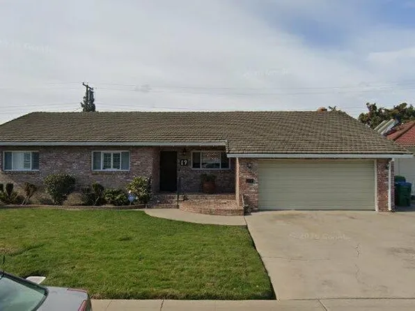 19 N Wellington Way, Lodi, CA 95242