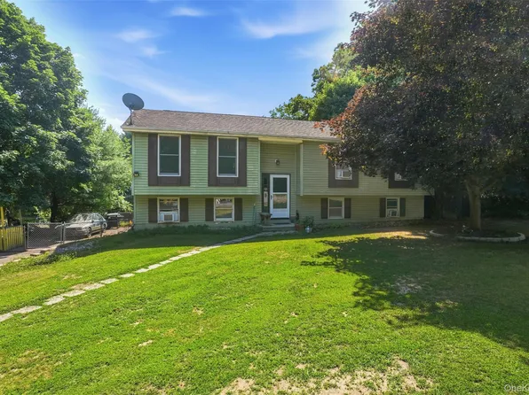 4 Riverside Drive, Pine Bush, NY 12566