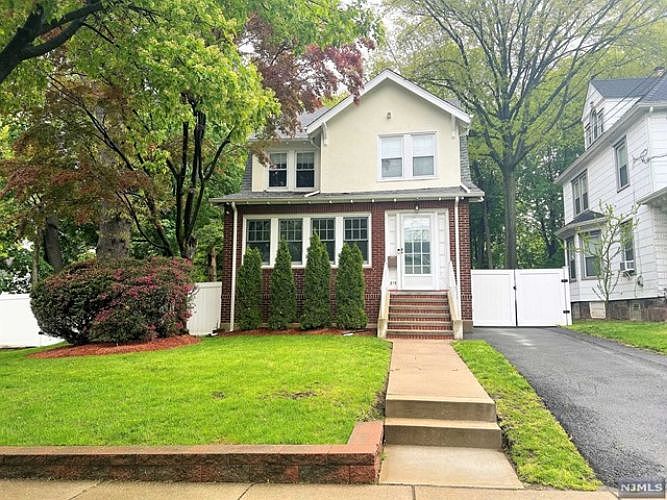 1st image of 315 Moore Ave