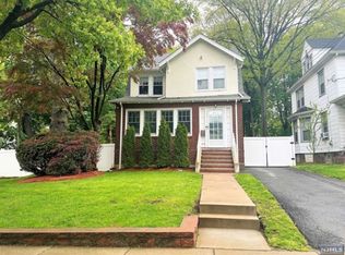 315 Moore Ave, Leonia, NJ 07605