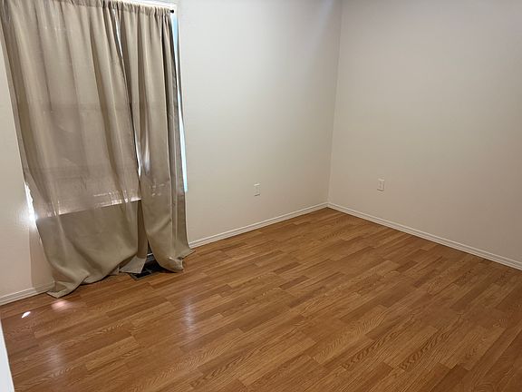 3rd image of 424 Tennessee St NE APT C