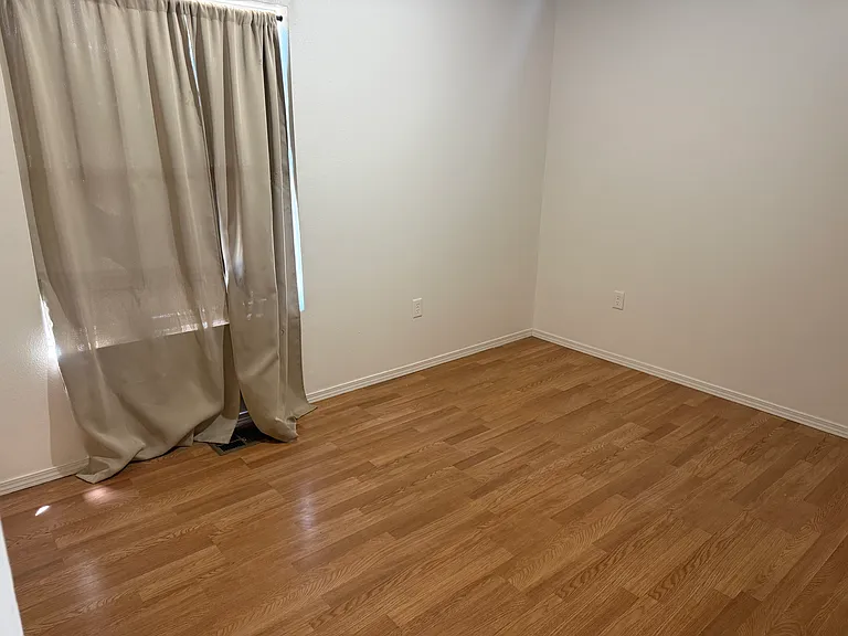 424 Tennessee St NE #C — Photo 3