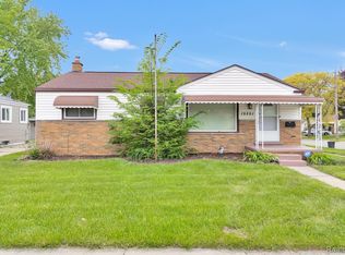 15251 Frazho Rd, Roseville, MI 48066