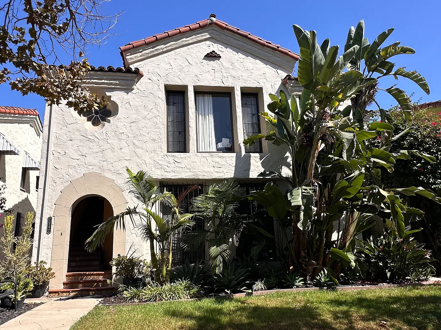 3 bed, 2650 sqft, $6,500 — Photo 1