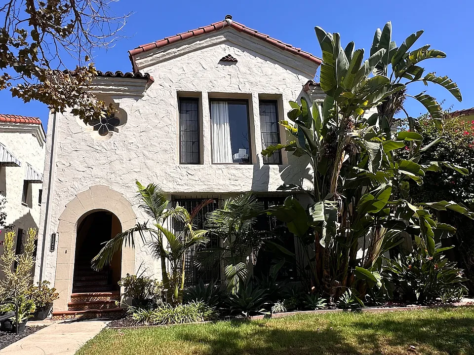 1242 Stearns Dr