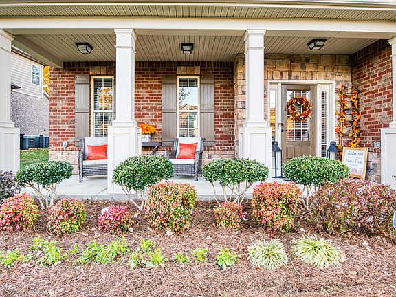 5th image of 3748 Montgomery Way