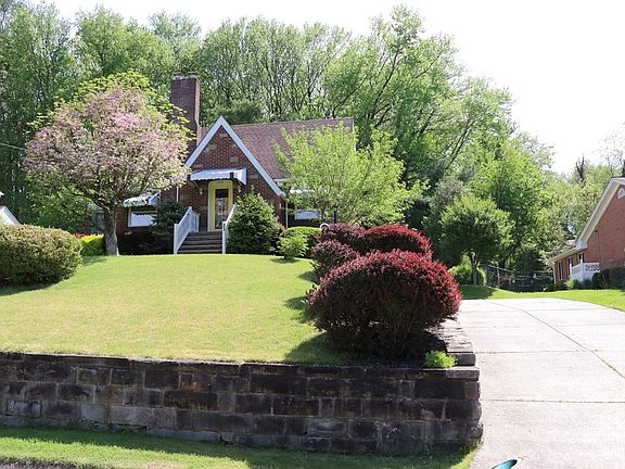 2nd image of 402 Jefferson Ave.