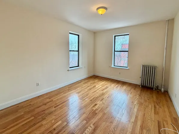 1803 Riverside Drive image 1 of 7