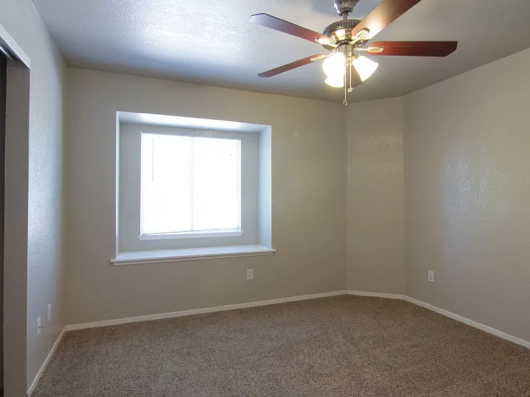 1134 Weatherby Ct — Photo 8