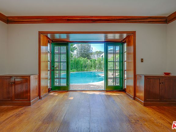 5th image of 805 N Bedford Dr