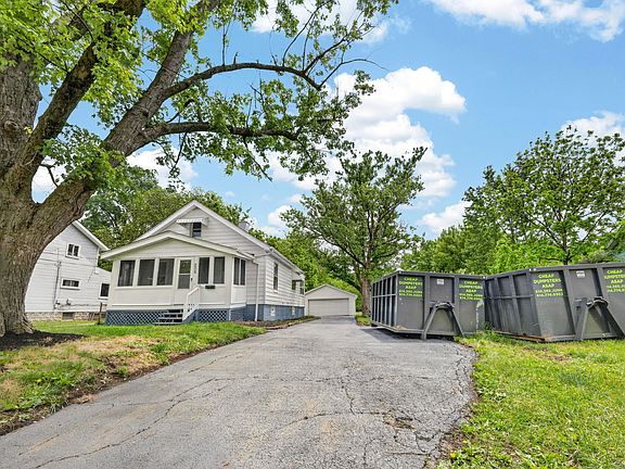 2nd image of 206 Collingwood Ave