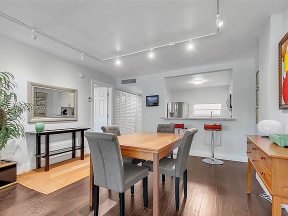 2nd image of 100 Ocean Lane Dr APT 202