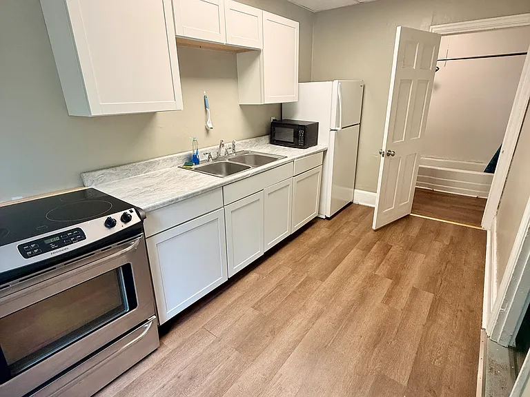 33 Water St #1 — Photo 3