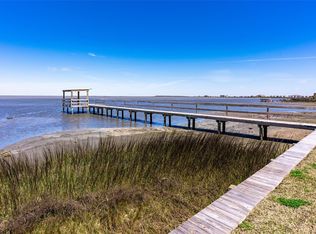 1040 N Gayle St, Gilchrist, TX 77617