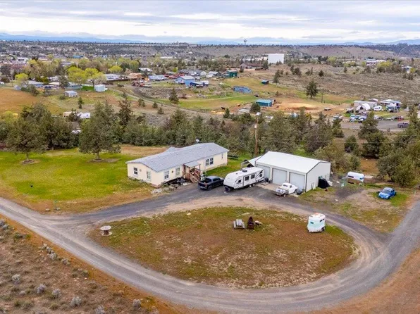 222 SE Steele St, Madras, OR 97741