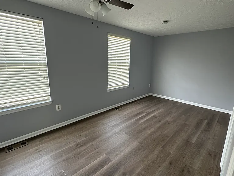 15424 Neman Dr — Photo 5
