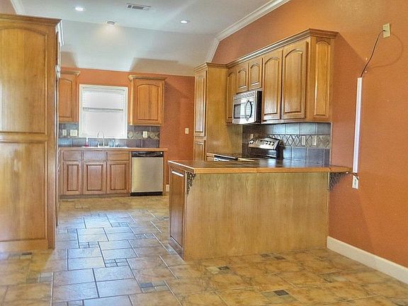 5th image of 342 Willow Creek Dr