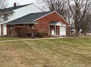 42479 Eldon Cir #27, Clinton Township, MI