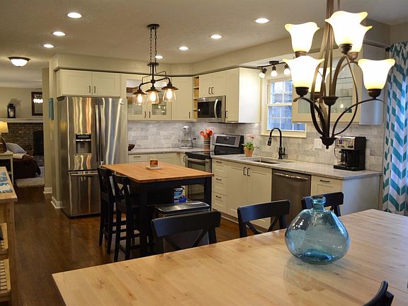 3rd image of 2564 Willowspring Ct