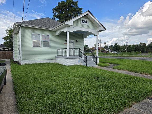 3rd image of 2551 Bay St