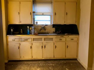 12424 Thraves Rd, Garfield Heights, OH 44125