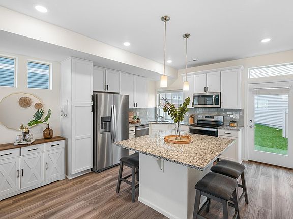5th image of 3582 Streamwood Dr