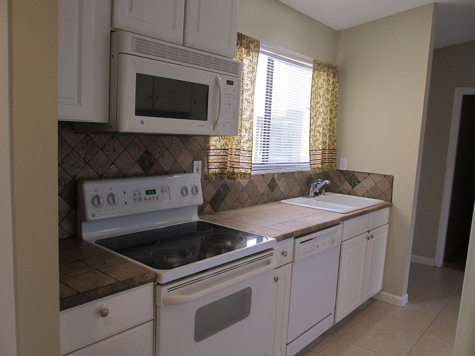 1st image of 5 Finsbury Ln